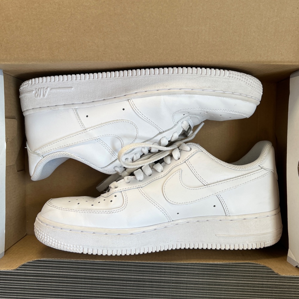 *gently used* Nike Air Force 1 runners (men’s size 7.5/ women’s size 9)